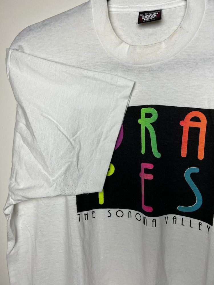 Vintage Vintage 1980's neon "GRAPES - The Sonoma Valley" T-Shirt Size US XL / EU 56 / 4 - 3 Thumbnail