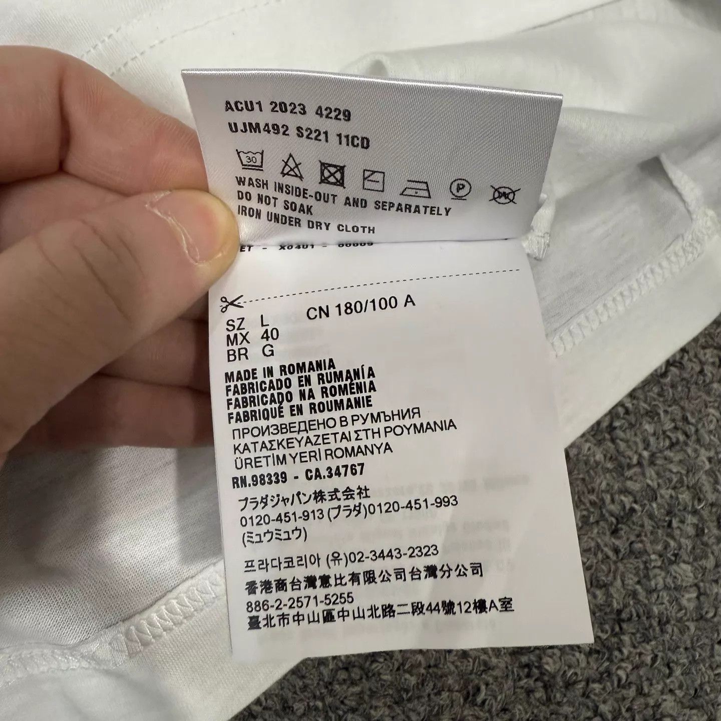 Prada Prada White Short Sleeve Tee Back Triangle L Unworn Size L / US 10 / IT 46 - 5 Thumbnail