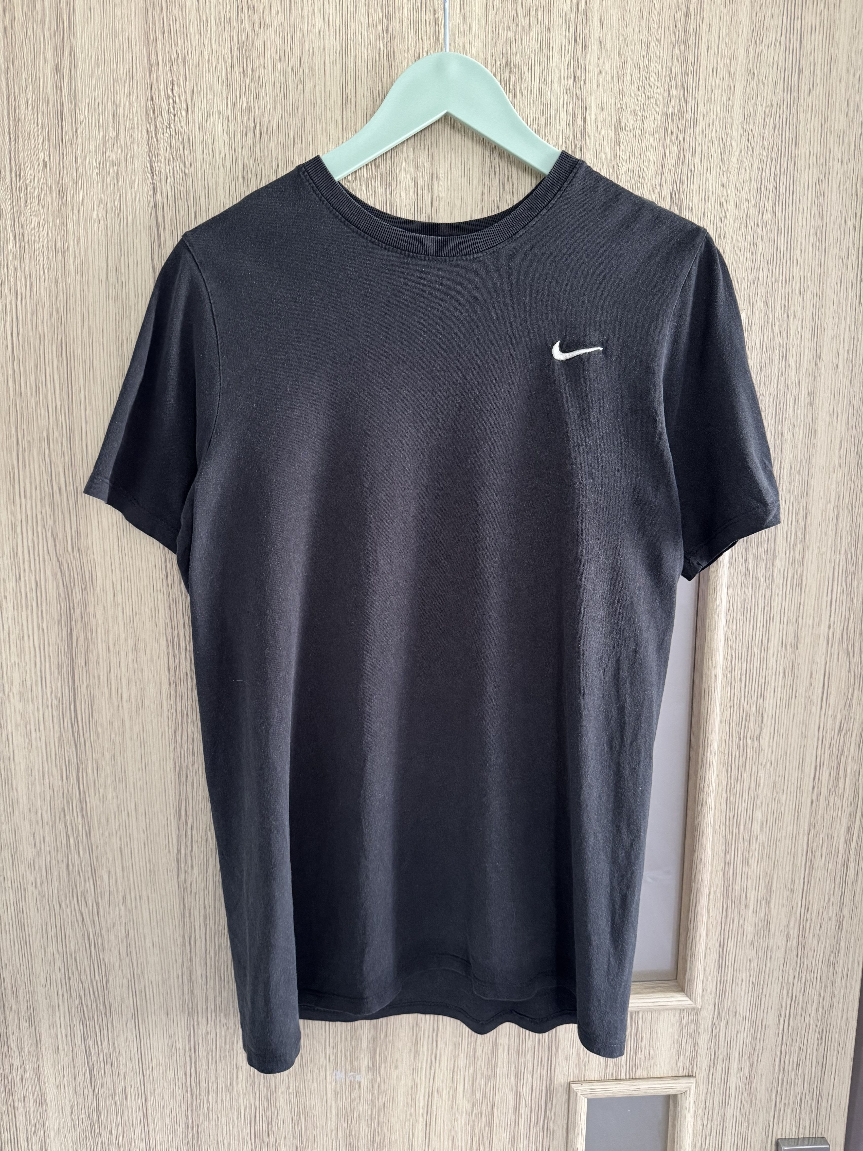 Nike Vintage Y2K Nike Swoosh T-Shirt Washed Gray Size US S / EU 44-46 / 1 - 1 Thumbnail