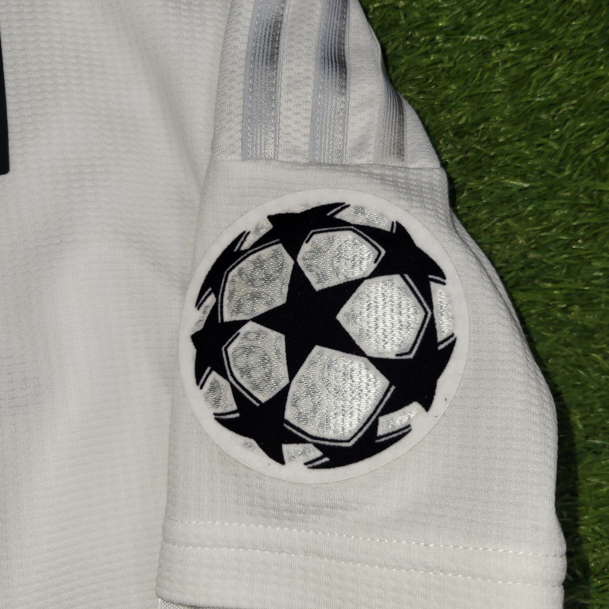 Adidas Ronaldo Real Madrid 2015 2016 Long Sleeve Soccer Jersey M Size US M / EU 48-50 / 2 - 5 Thumbnail