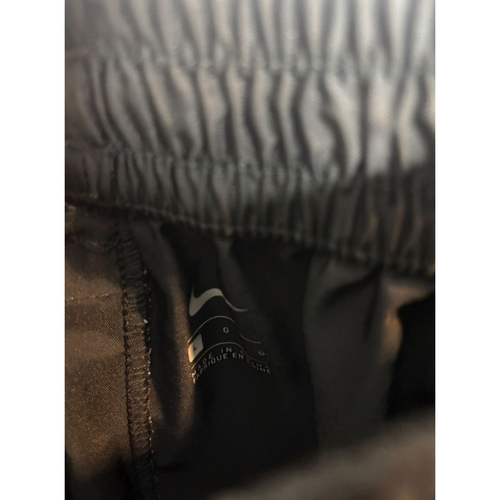 Nike Vintage Nike Satin Shorts Mens L Black 90s Athletic Drawstring Elastic Waist Polyester Satin 6172 Size US 33 - 3 Thumbnail