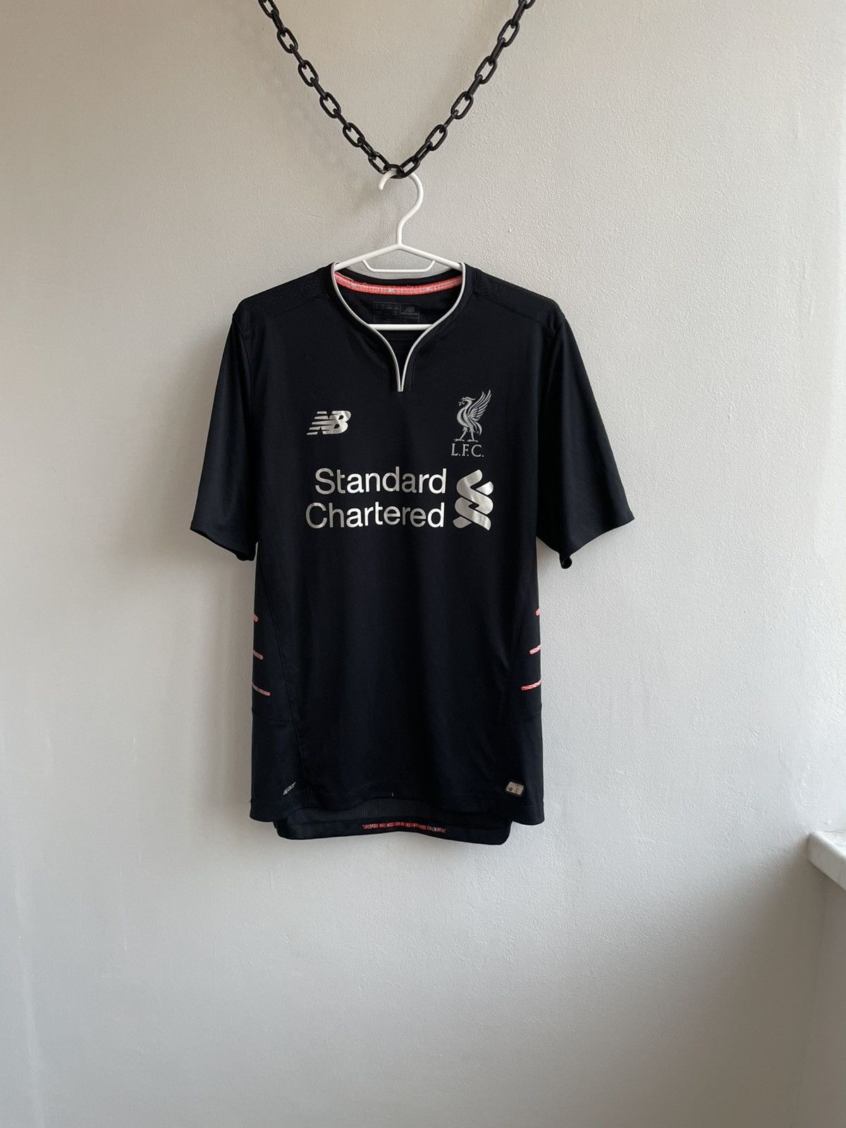 New Balance LIVERPOOL 2016 2017 FOOTBALL SHIRT SOCCER JERSEY NEW BALANCE Size US M / EU 48-50 / 2 - 1 Thumbnail