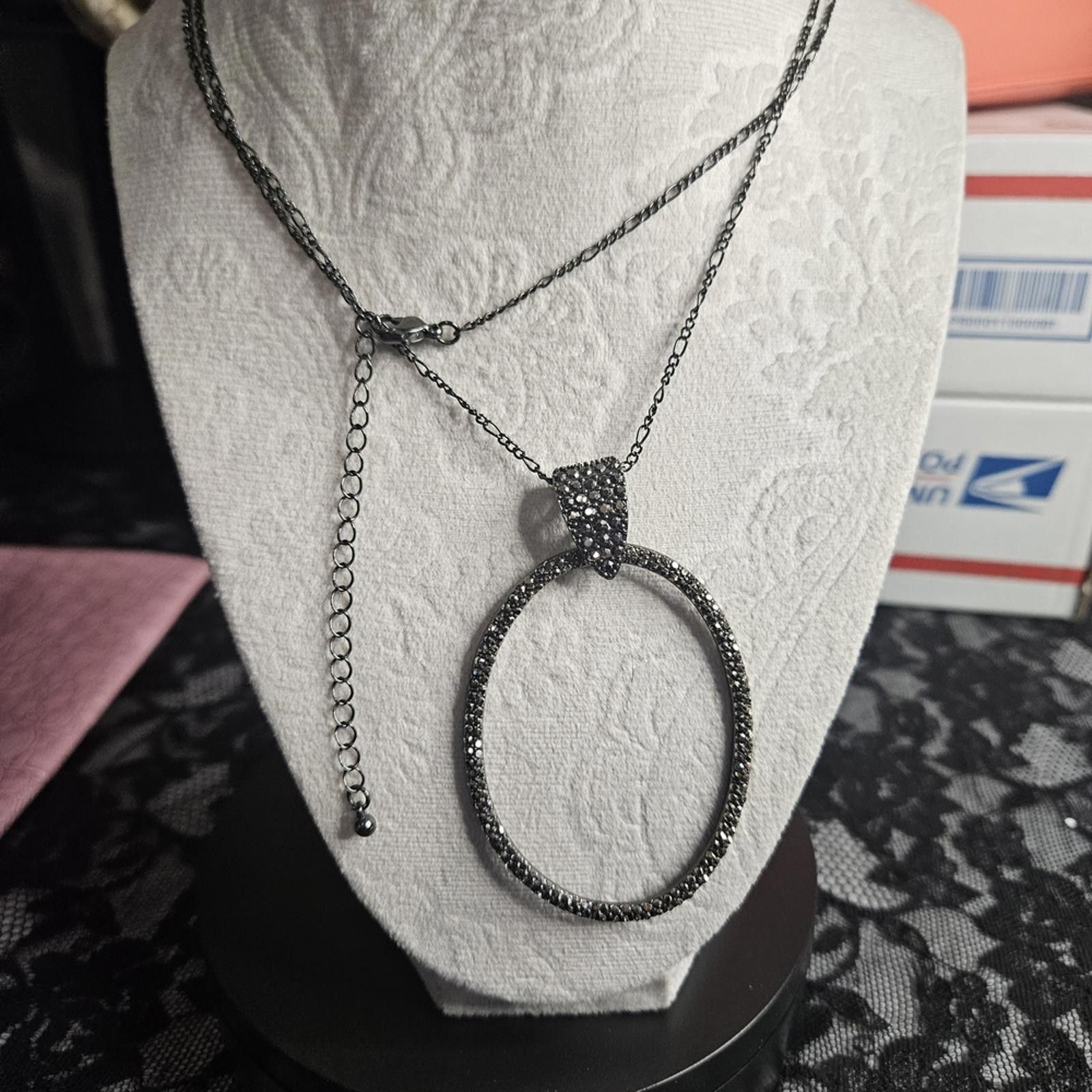 Other Elegant Black Necklace Size ONE SIZE - 1 Preview