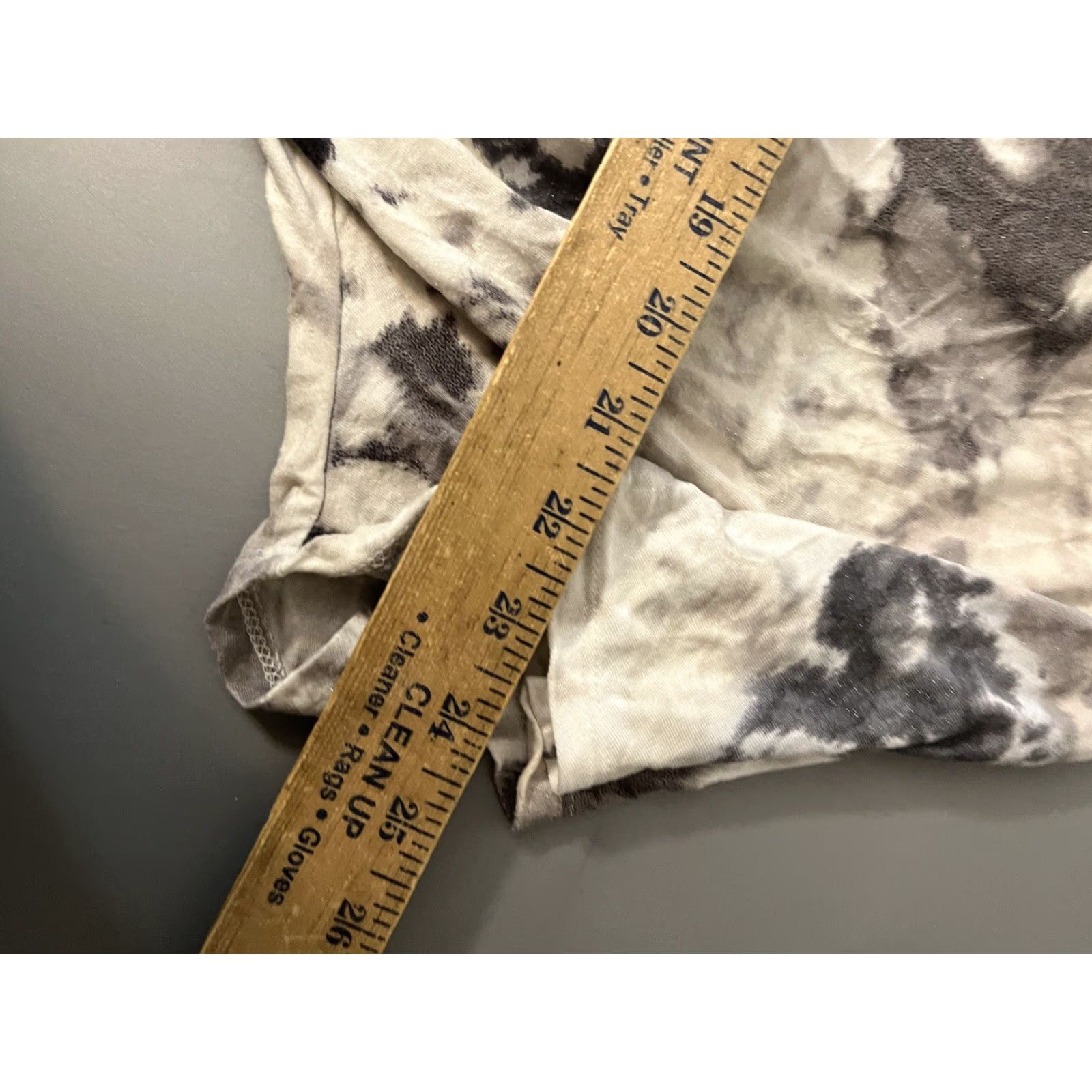 Juicy Couture Juicy Couture Shirt Womens Small Gray White Stretchy T-Shirt Dolman Sleeve V-Neck Short Sleeve Casual Basic 90s? Size S / US 4 / IT 40 - 5 Thumbnail