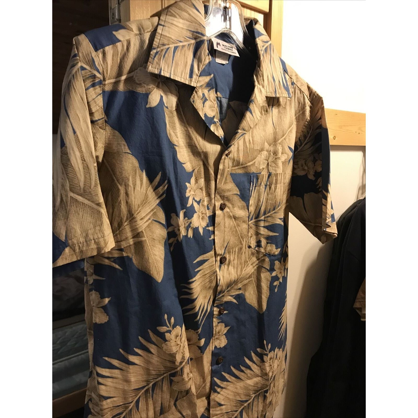 Other Malihini Men M Blue Gold Floral Button Cotton Hawaiian Shirt Size US M / EU 48-50 / 2 - 5 Thumbnail