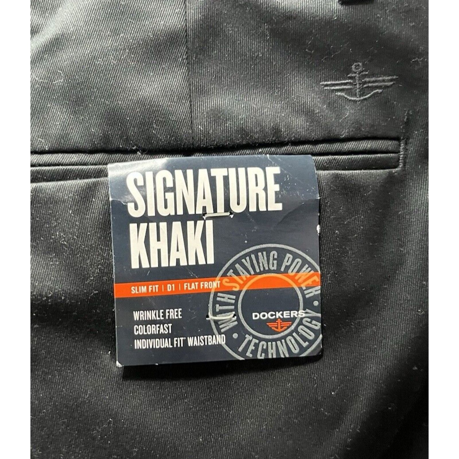 Other NEW DOCKERS MENS SIGNATURE KHAKI SLIM FIT D1 BLACK SZ 30 Size US 30 / EU 46 - 3 Thumbnail