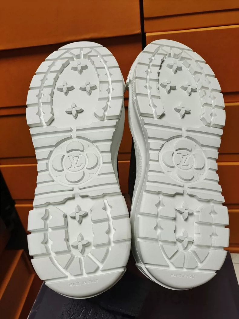 Louis Vuitton Louis Vuitton Black Low-Top Sneakers Size 36.5-2507 Size US 6 / IT 36 - 9 Thumbnail
