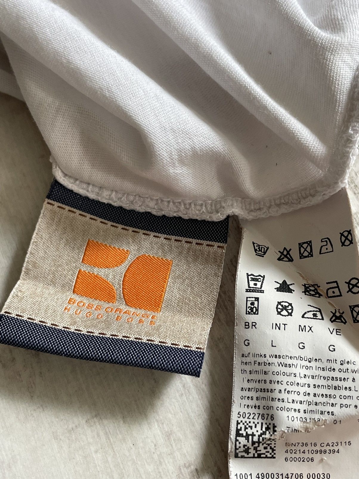 Hugo Boss × Vintage 💥RARE💥 Hugo Boss Orange T-Shirt Hard To Resist Artwork Size US L / EU 52-54 / 3 - 11 Thumbnail