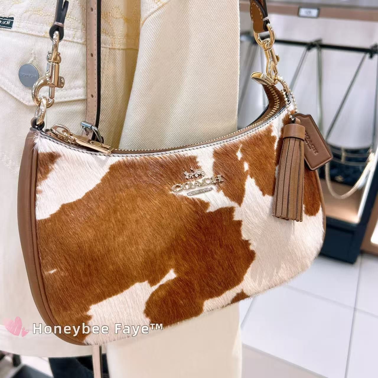 Coach Teri Shoulder Bag In Haircalf With Cow Print CDW45 Size ONE SIZE - 4 Thumbnail