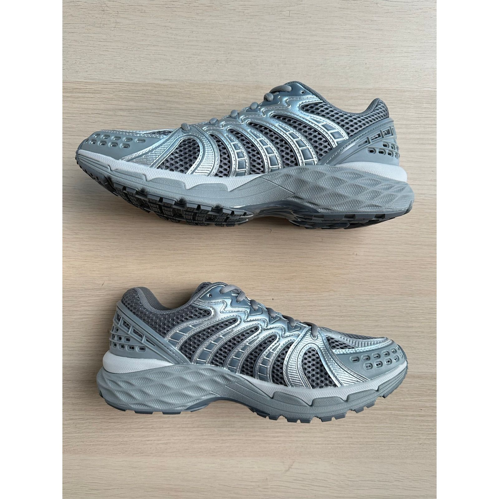 K-Swiss K-Swiss x Anwar Carrots Konejo Gray Sneaker - Size 9M New Size US 9 / EU 42 - 4 Thumbnail