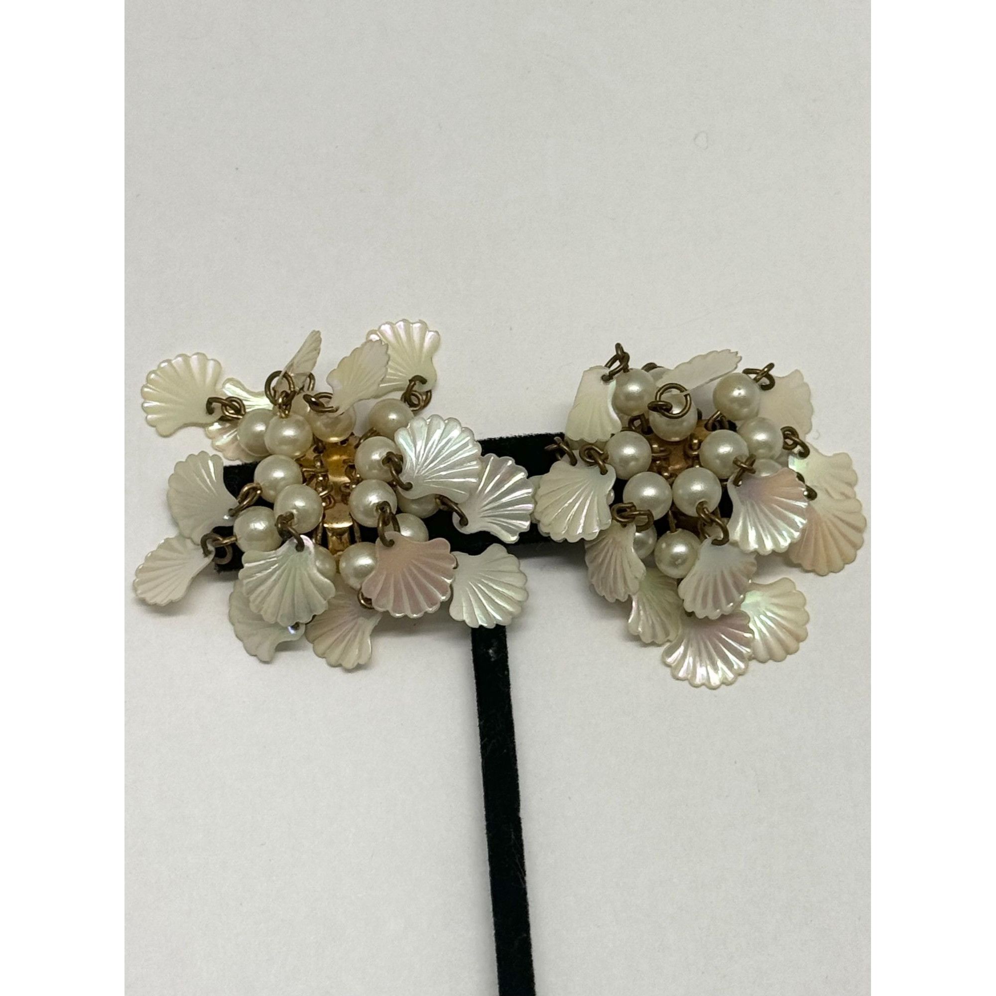Vintage Vintage beaded plastic sea shell earrings Size ONE SIZE - 4 Thumbnail
