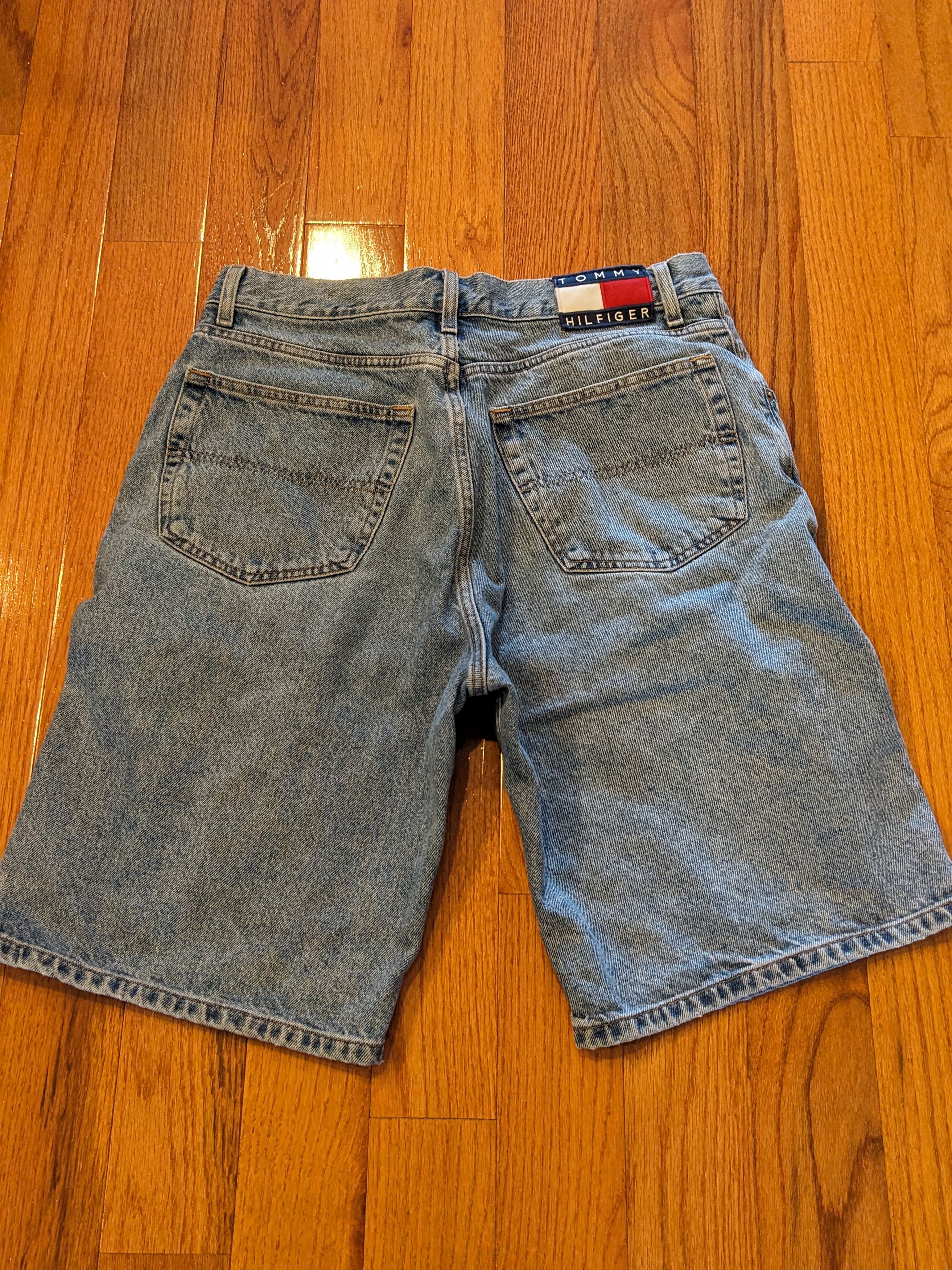 Tommy Hilfiger Vintage Y2K Tommy Hilfiger Size 33 Denim Shorts Jorts Size US 33 - 1 Thumbnail