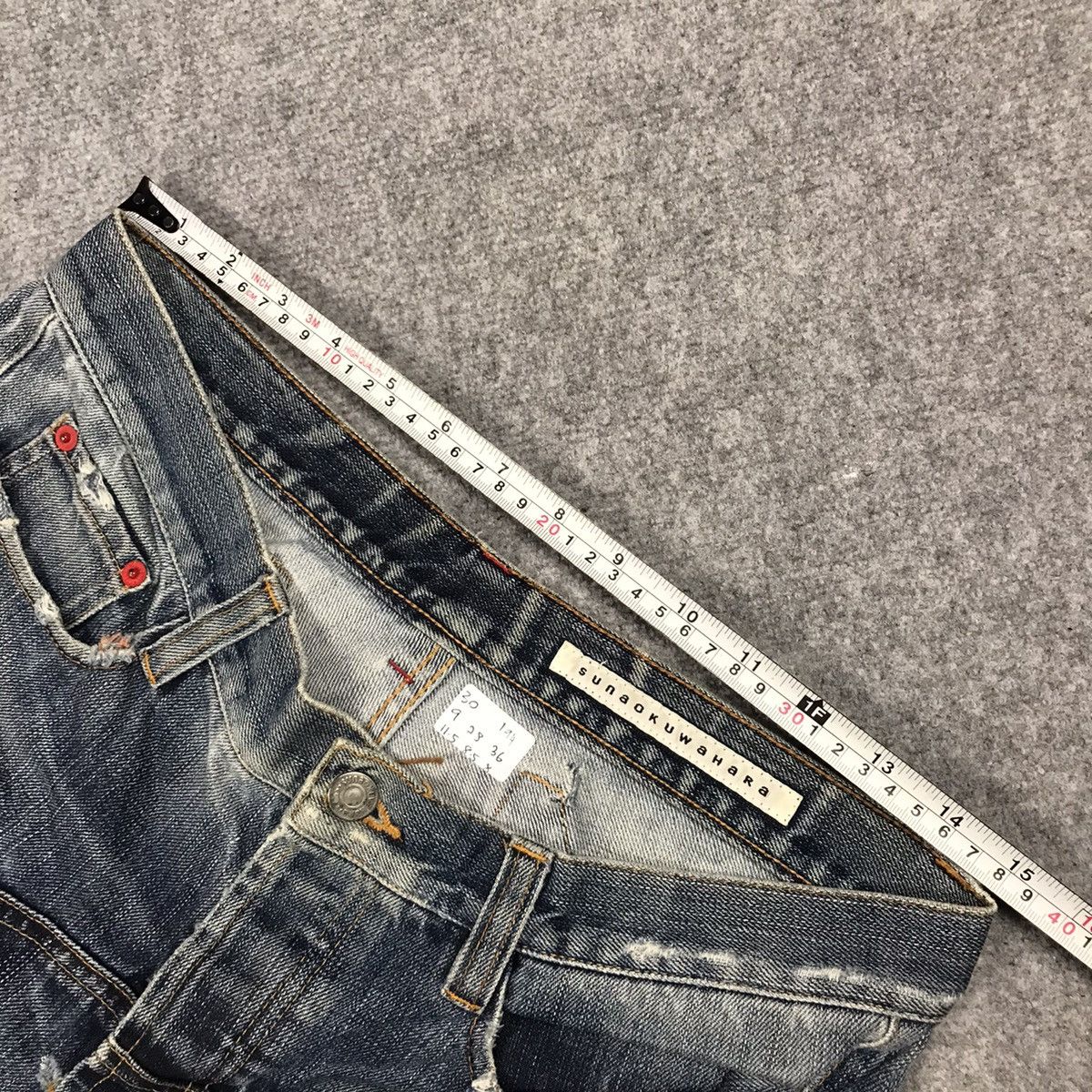 Issey Miyake SUNAO KUWAHARA ISSEY MIYAKE DISTRESSED DENIM PANTS Size 30" / US 8 / IT 44 - 17 Thumbnail