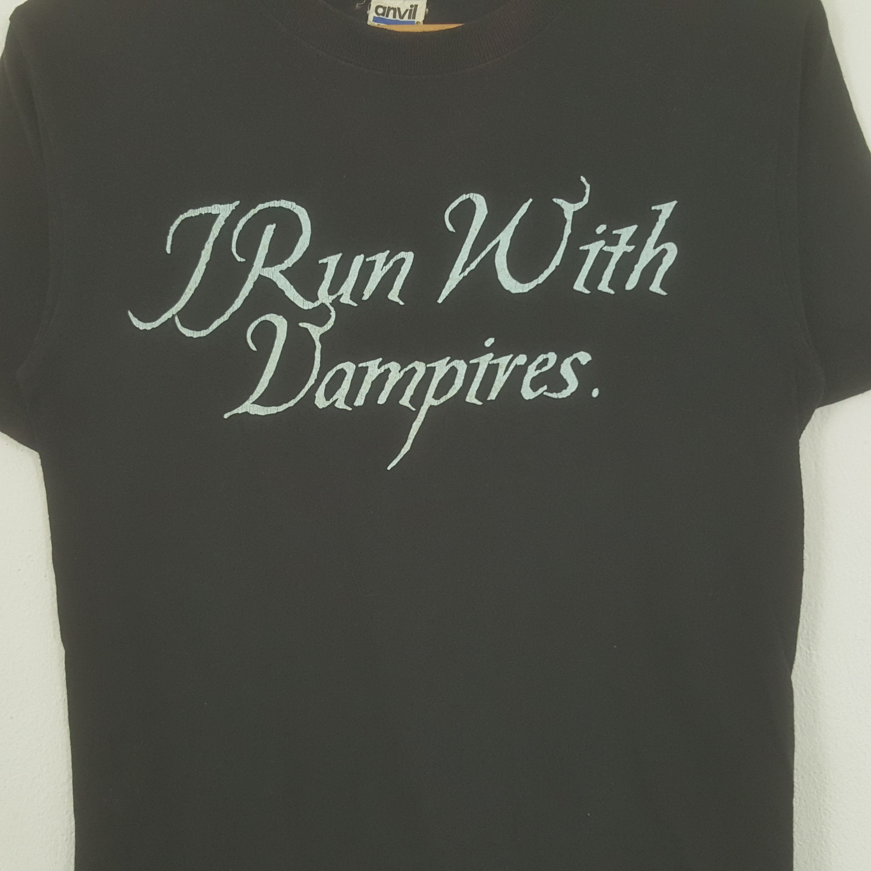 Vintage Vintage The Twilight Saga Run With Dampires Tshirt Size US S / EU 44-46 / 1 - 2 Thumbnail
