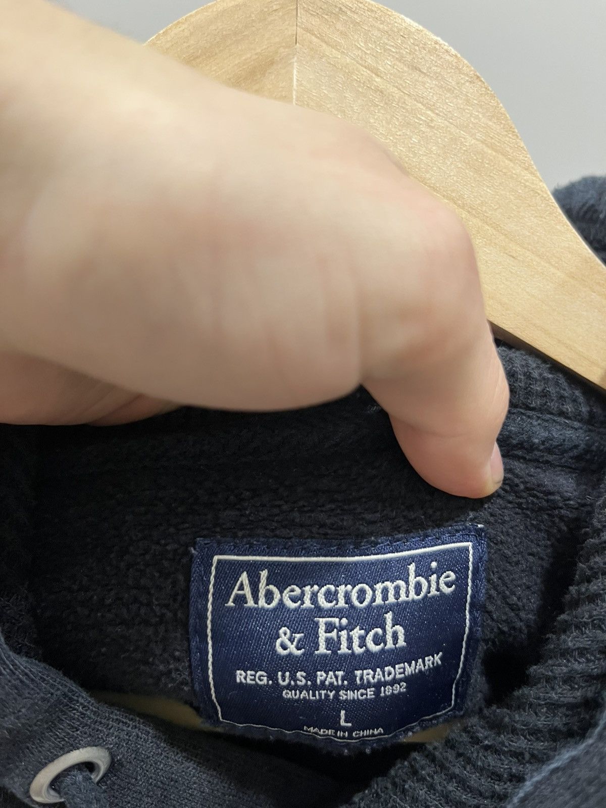Abercrombie & Fitch Vintage Y2K Black Abercrombie & Fitch Essential Hoodie! Size US L / EU 52-54 / 3 - 4 Thumbnail