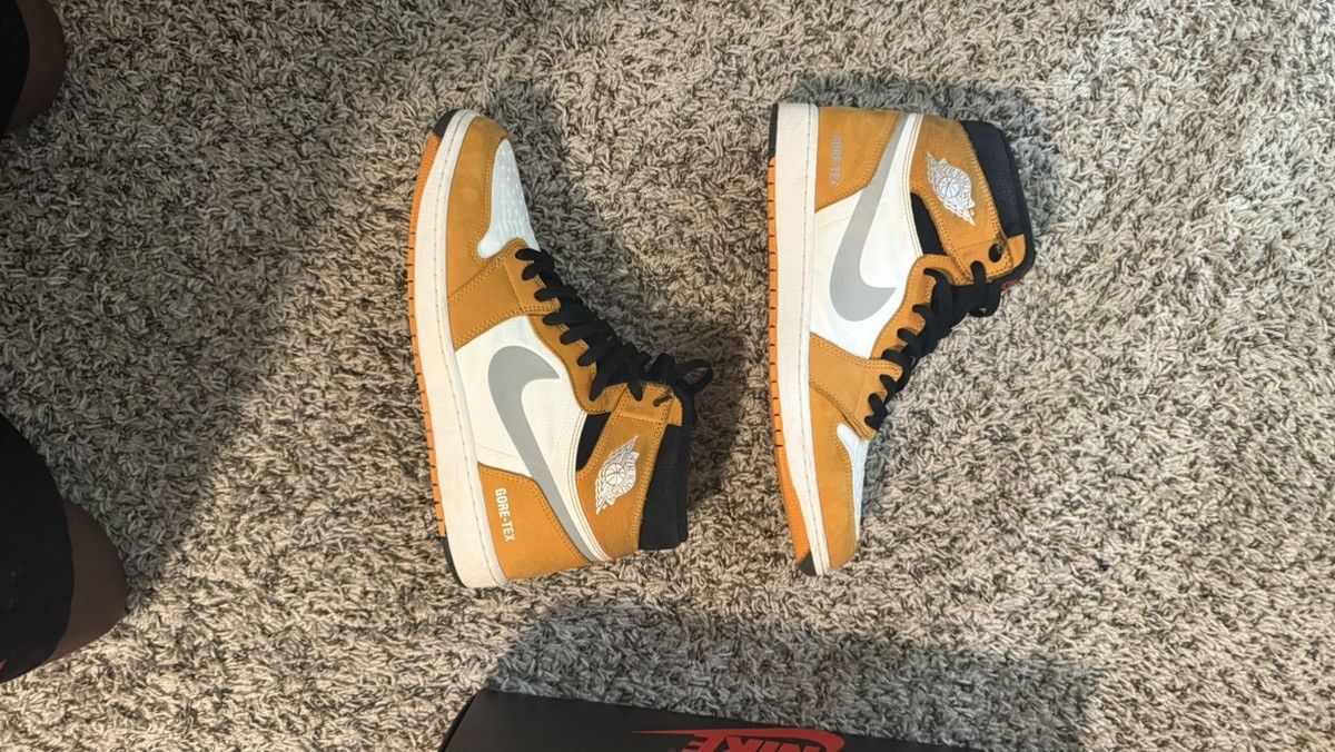 Jordan Brand Jordan 1 Core-Tex Light Curry Size US 11.5 / EU 44-45 - 5 Thumbnail