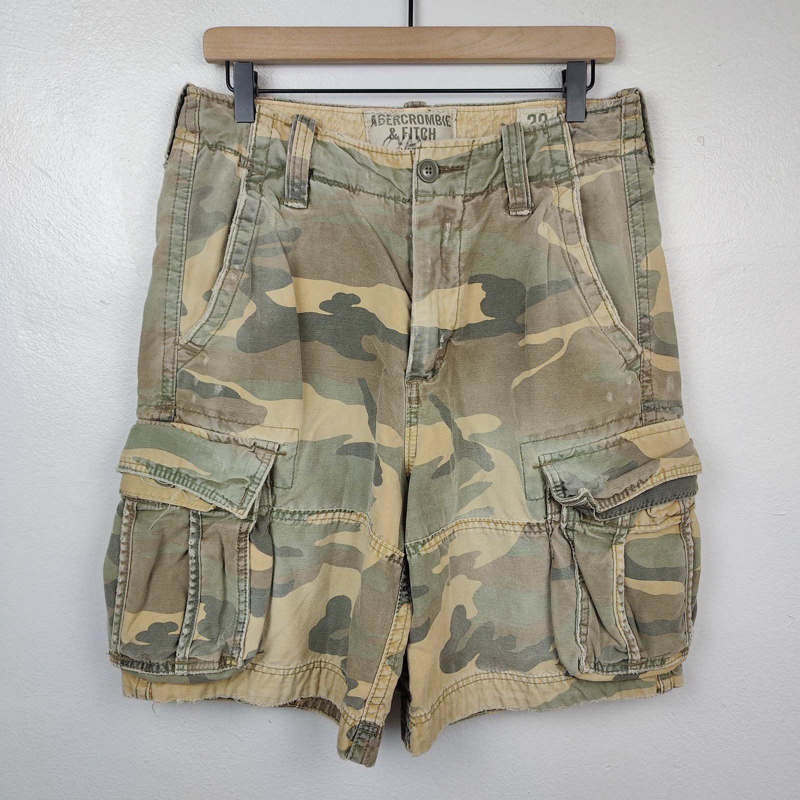 Abercrombie and best sale fitch camo shorts