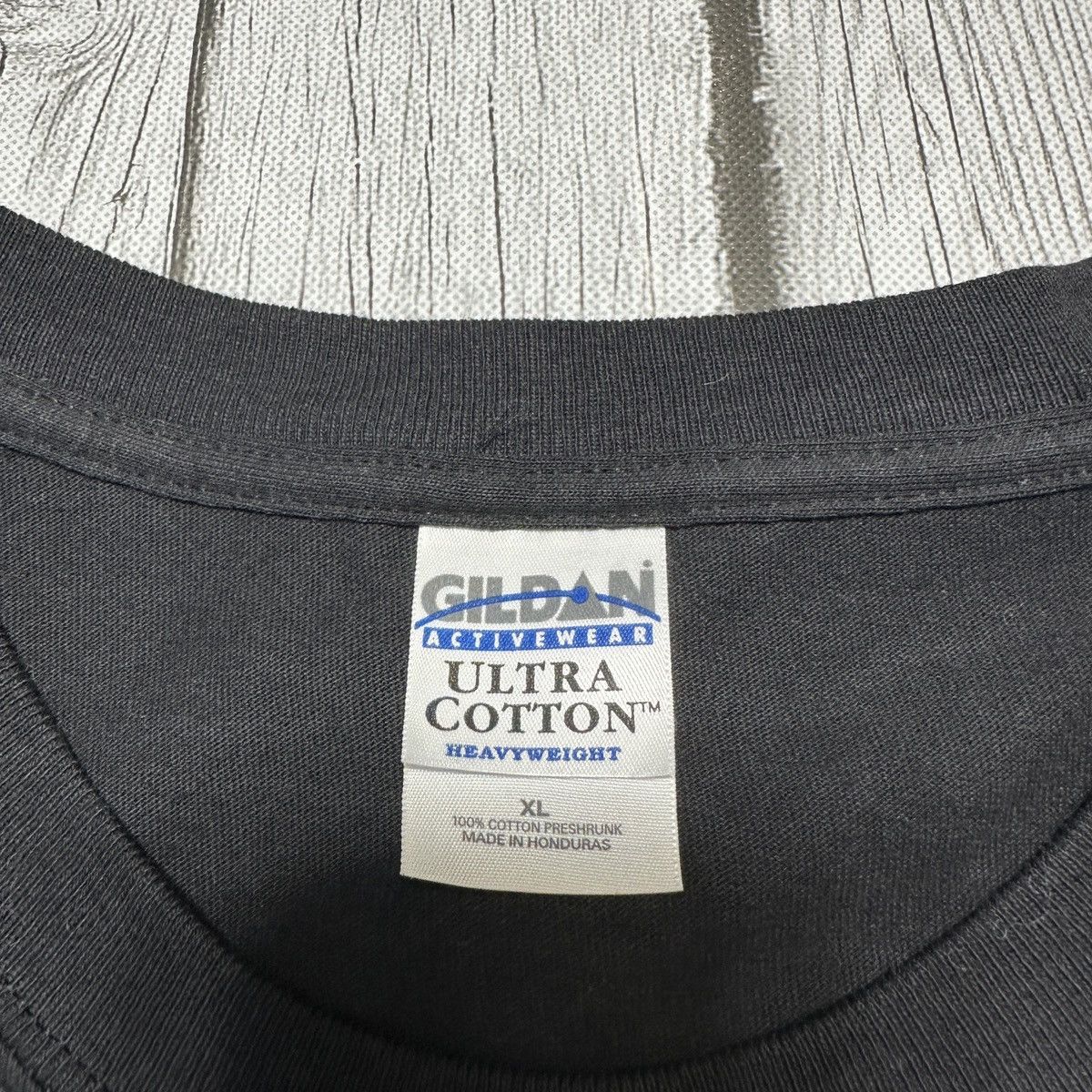 Gildan × Vintage Vintage Real Men Pray tee Size US XL / EU 56 / 4 - 4 Thumbnail
