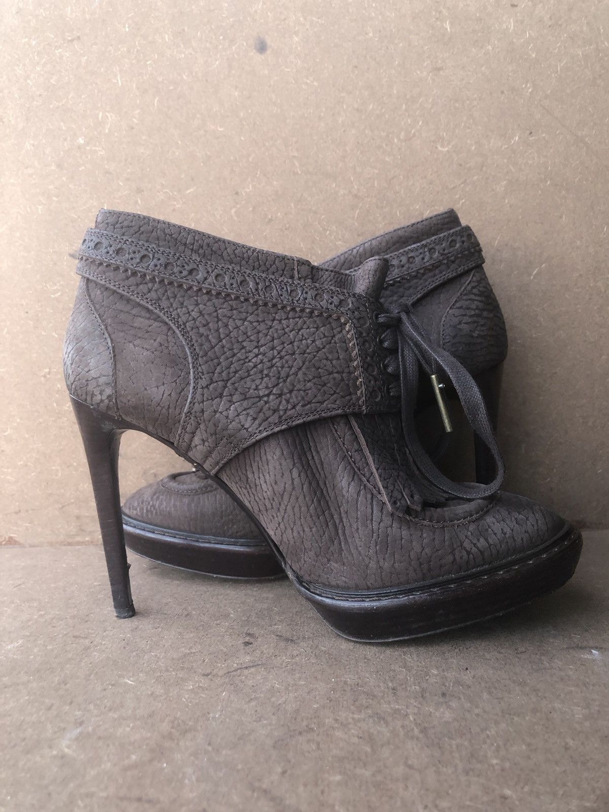 Burberry Burberry Brown Calfskin Leather Ankle Boots Size 36 Size US 6 / IT 36 - 5 Thumbnail