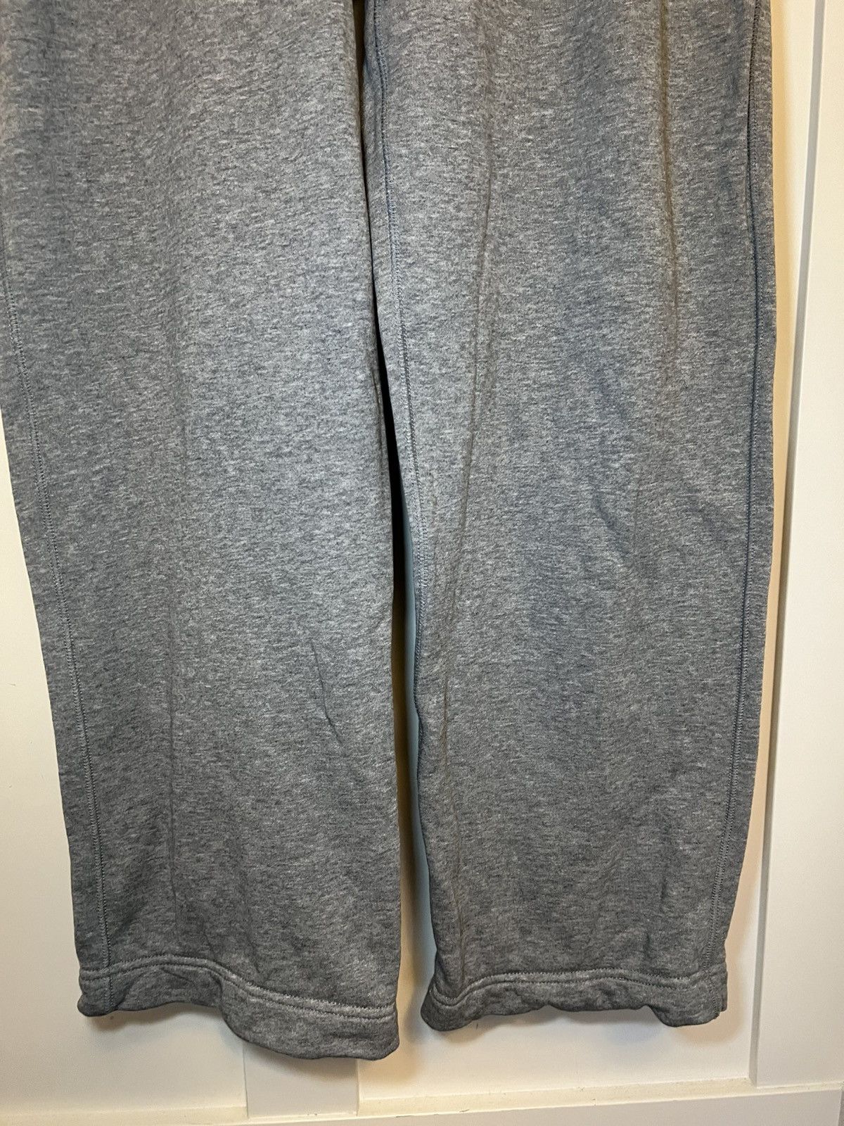 Nike Vintage Nike baggy oversized embroidered logo sweatpants Size US 36 / EU 52 - 5 Thumbnail