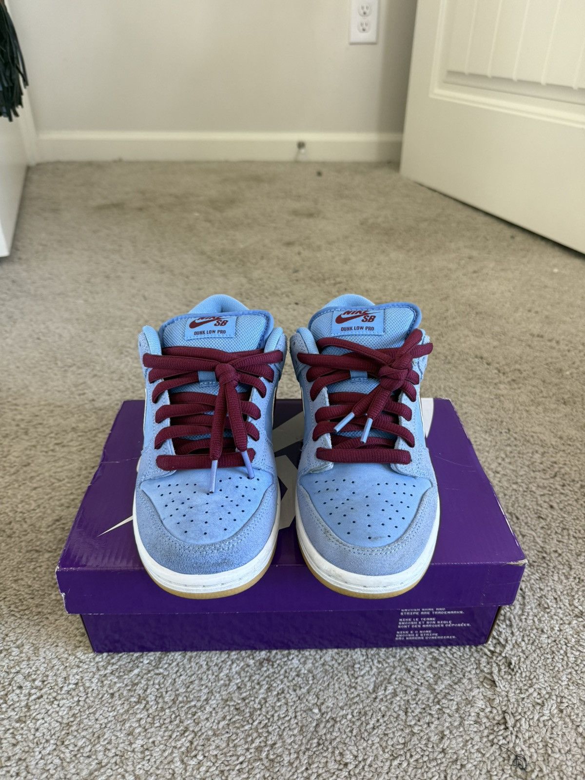 Nike SB Nike SB Phillies Dunk Low PRM Size US 5.5 / EU 38 - 2 Thumbnail
