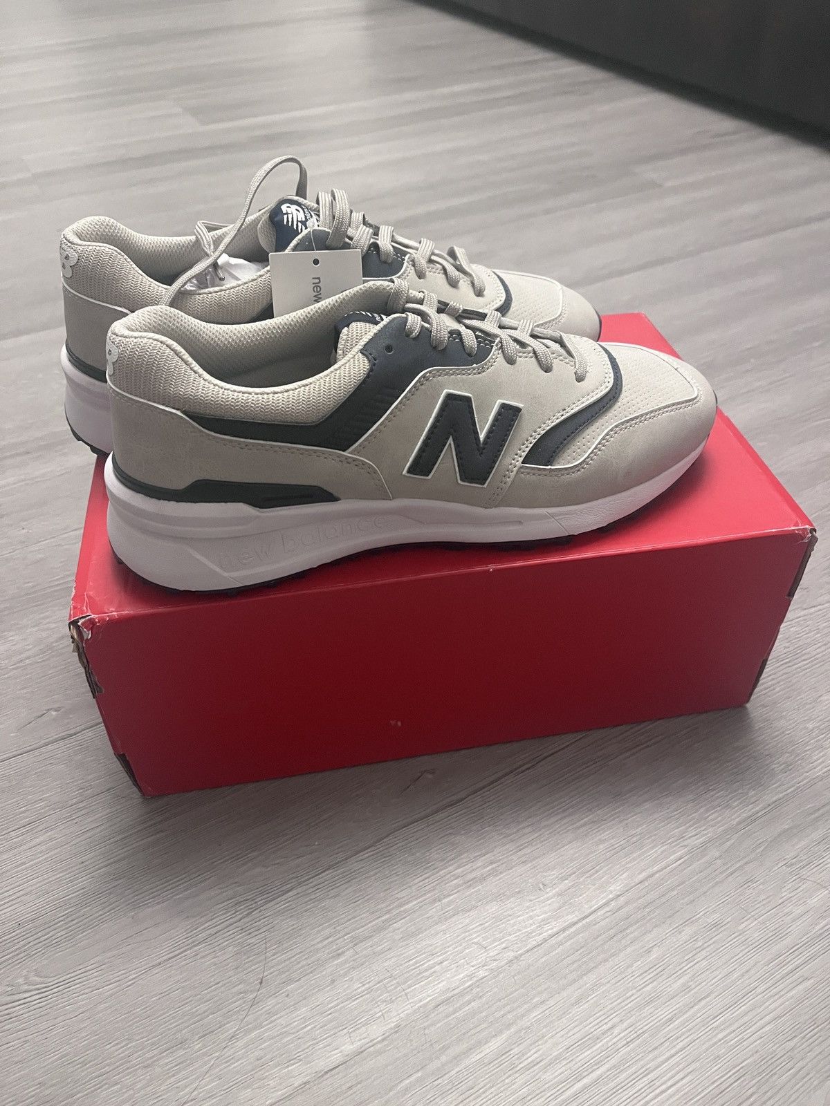 New Balance New Balance 997 Size US 10 / EU 43 - 2 Thumbnail