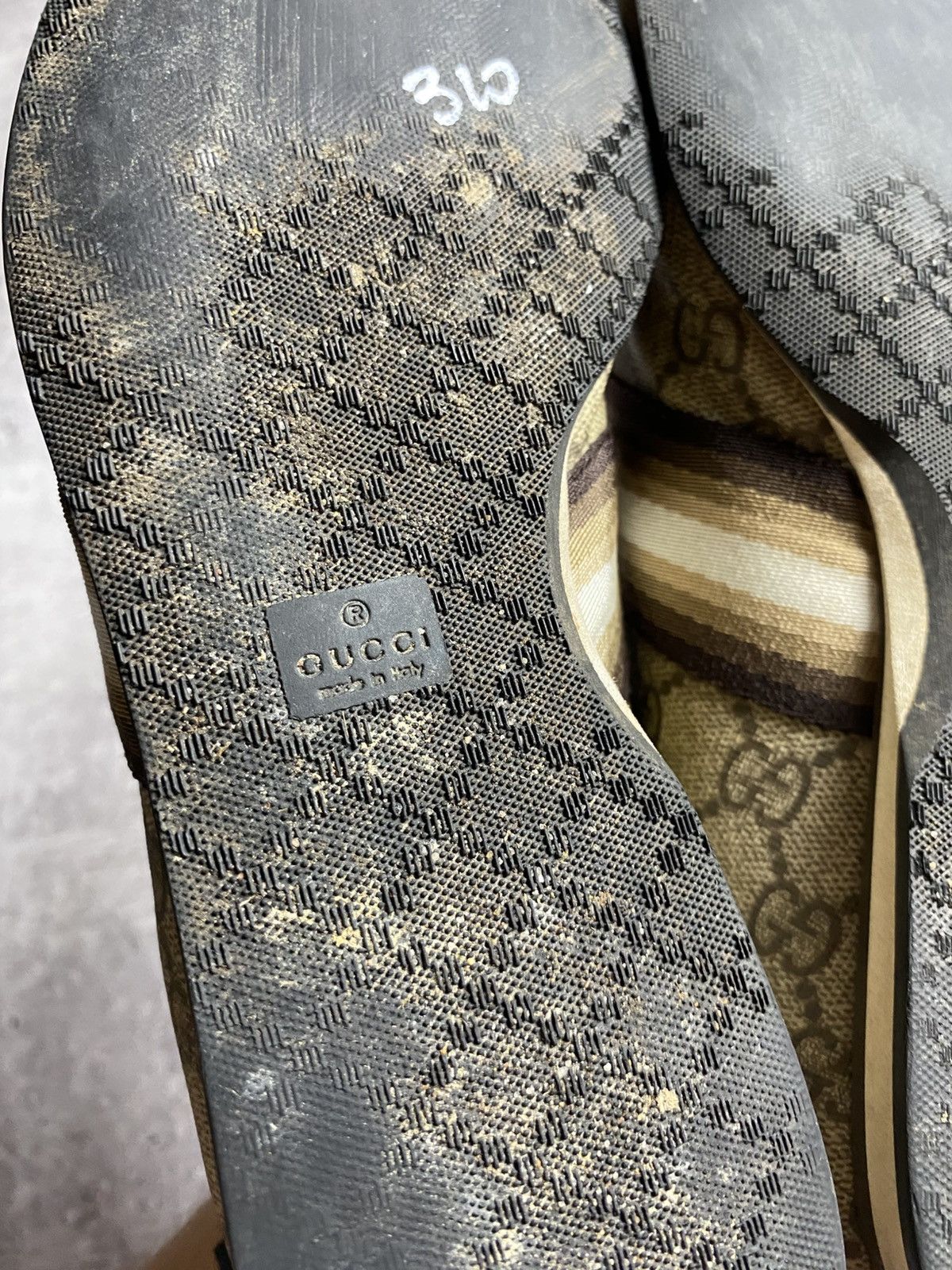 Gucci Vintage Monogram Sneakers Size US 7 / EU 40 - 10 Thumbnail
