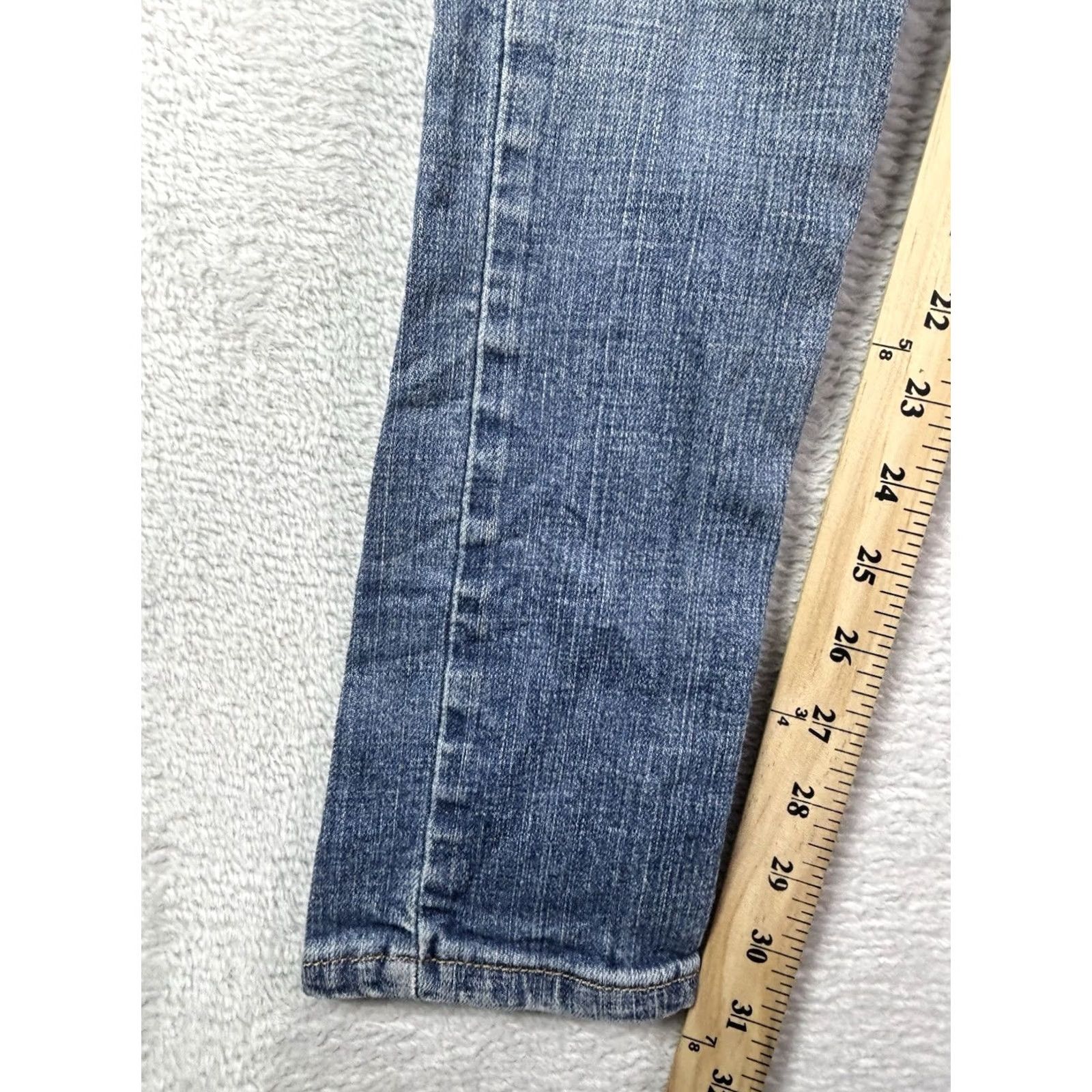 Levi's Levi's 524 Jeans Women's Regular Straight Distressed 90s City Retro Blue Denim Cotton Elastane Size 1 30w 28.5in Inseam 5-Pocket Logo Casual Size 25" / US 0 / IT 36 - 4 Thumbnail