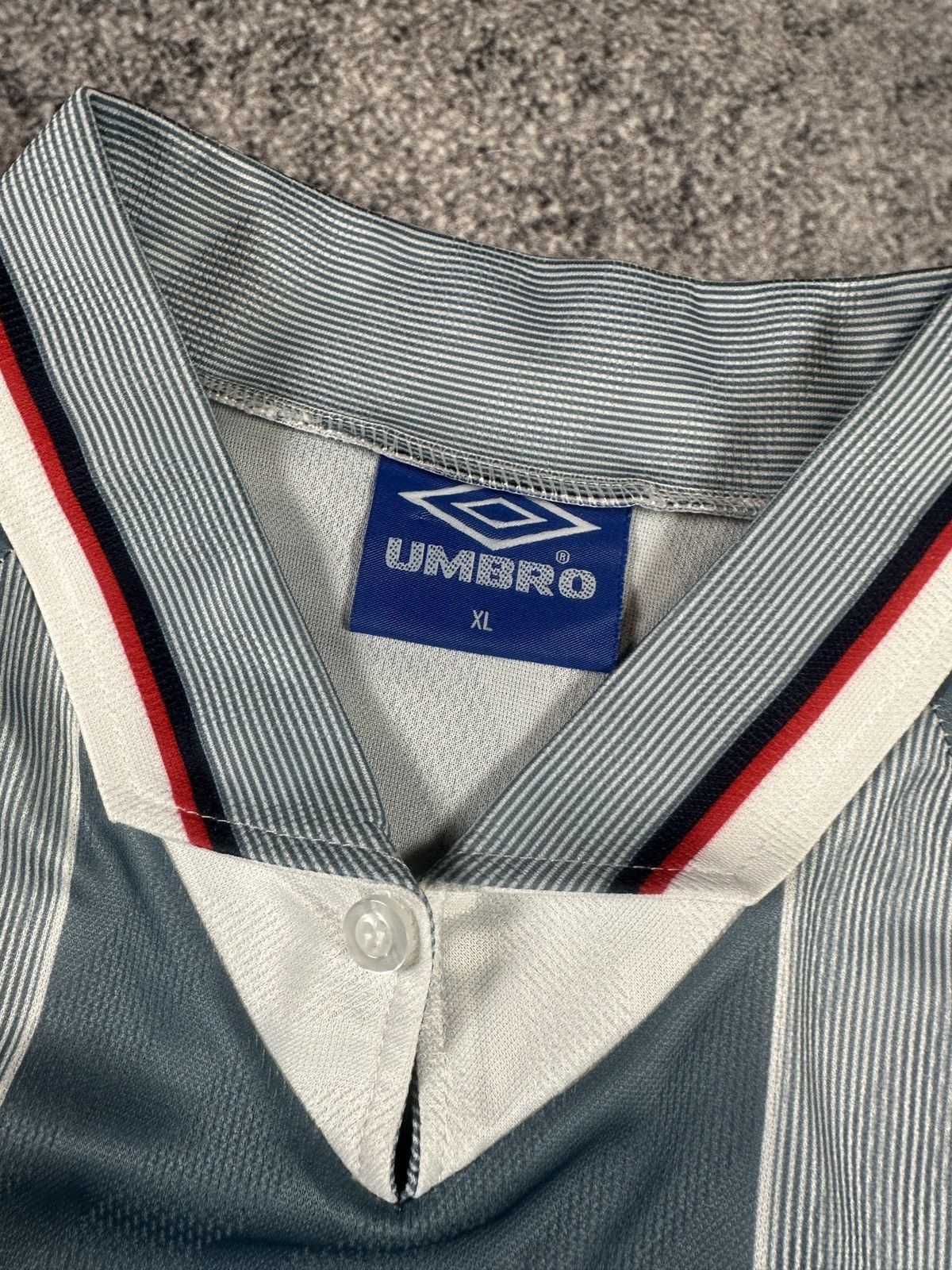 Umbro Vintage Umbro England Heskey 11 Soccer Jersey Blokecore XL Size US XL / EU 56 / 4 - 3 Thumbnail