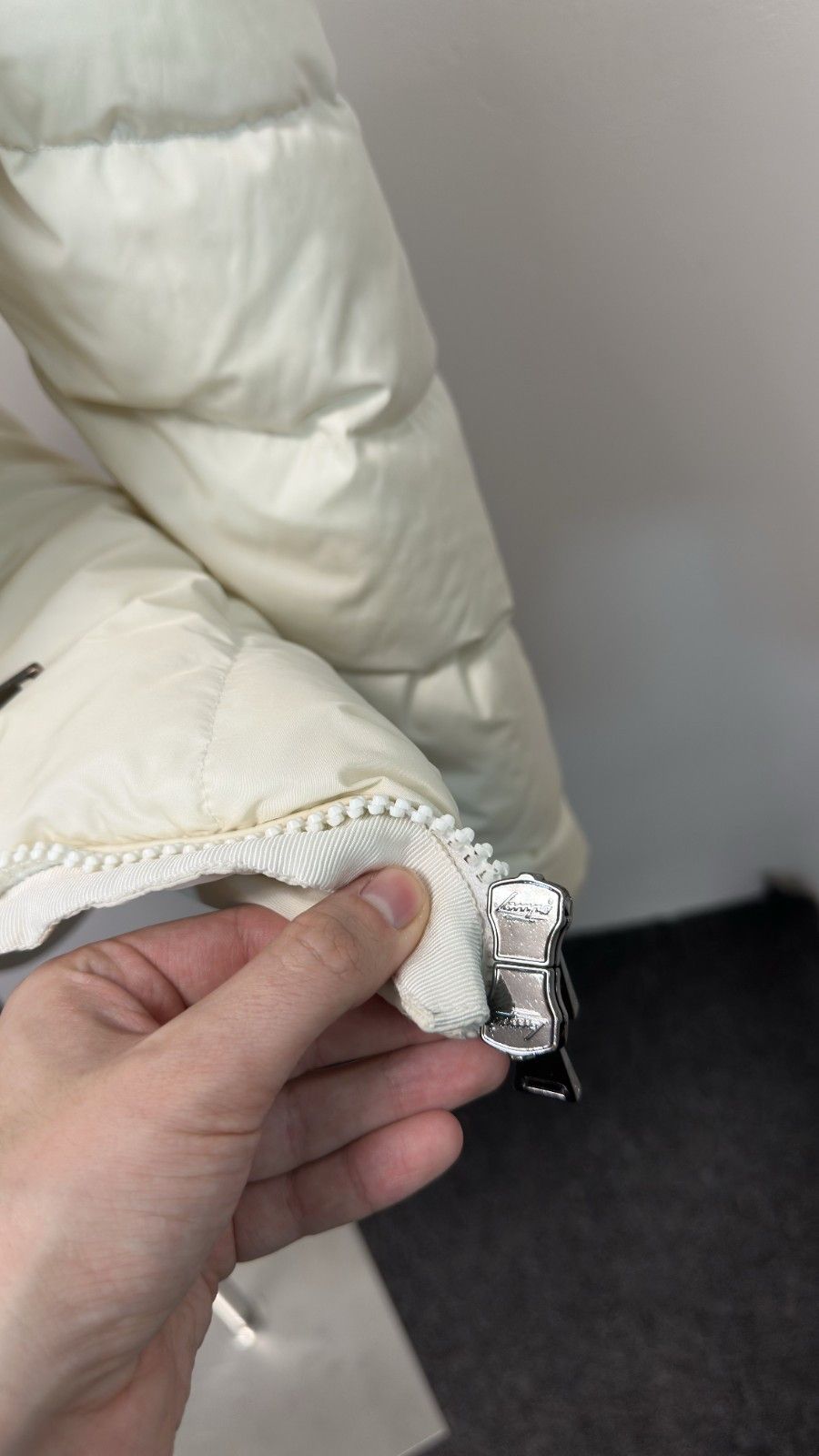 Moncler MONCLER Women's Miriel White Milky Down Jacket Size 3 Size M / US 6-8 / IT 42-44 - 15 Thumbnail