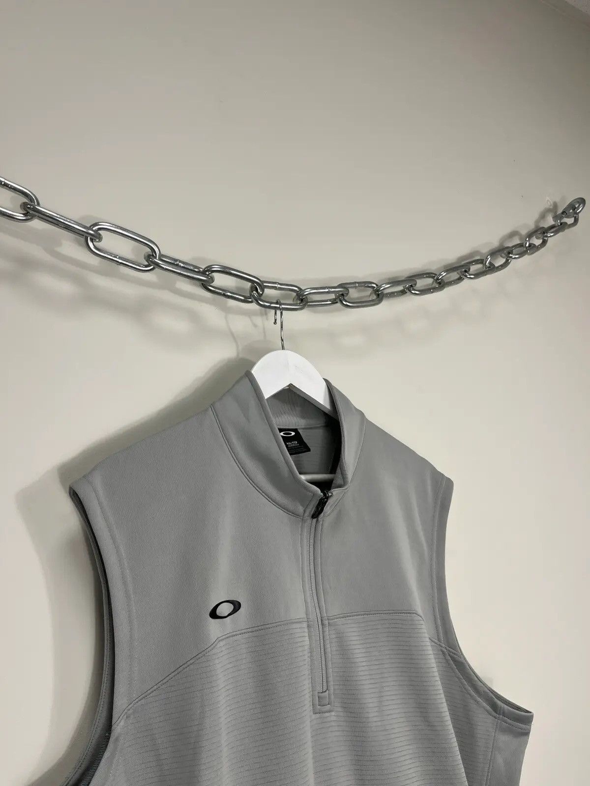 Oakley Vintage Oakley Gray 1/4 Zip Outdoor Vest Size US XXL / EU 58 / 5 - 2 Thumbnail