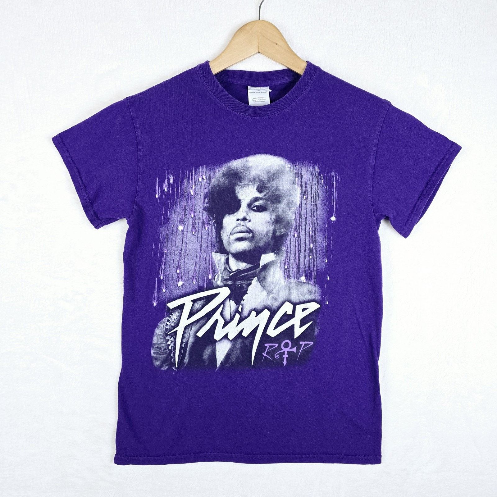 Gildan Prince RIP Rest In Purple Rain Shirt Adult Small Music Band Size US S / EU 44-46 / 1 - 2 Thumbnail