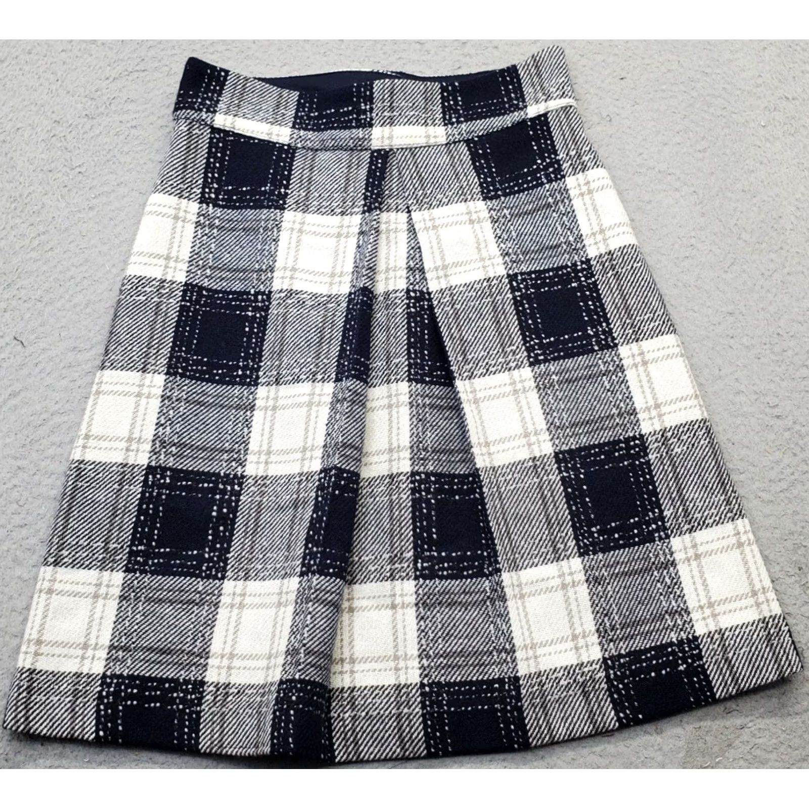 H&M H&M A-Line Skirt Womens Size 6 Multi Plaid Acrylic Lined Pleated Front Back Zip Skirt Womens Size 6 Multicolor Plaid Acrylic Lined Pleated Zip Size 28" / US 6 / IT 42 - 2 Thumbnail