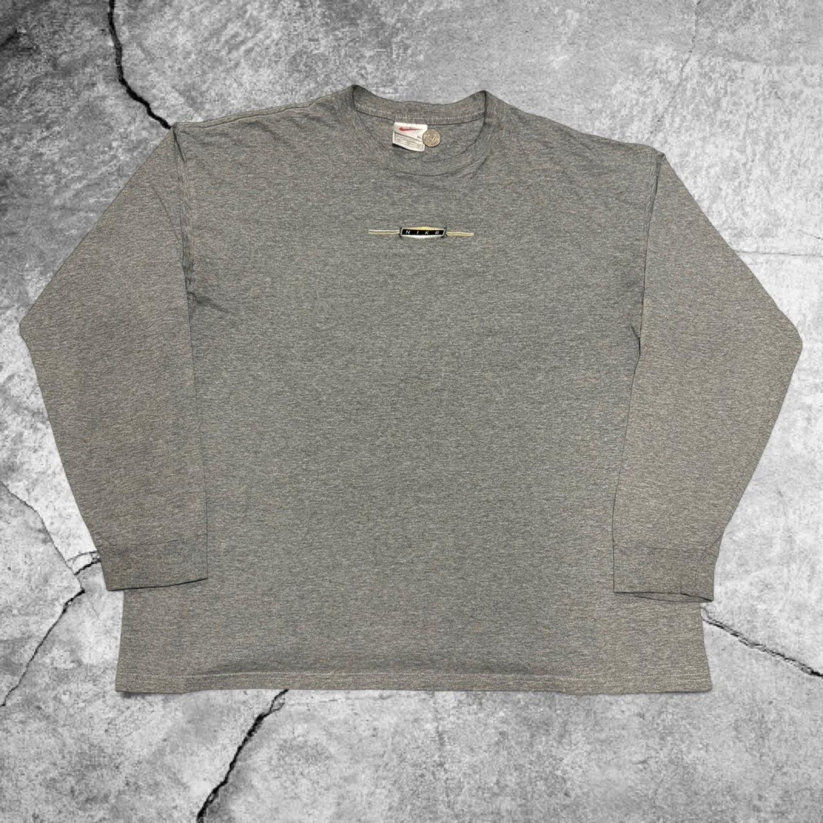 Nike 90s grey nike long sleeve Size US XL / EU 56 / 4 - 1 Thumbnail