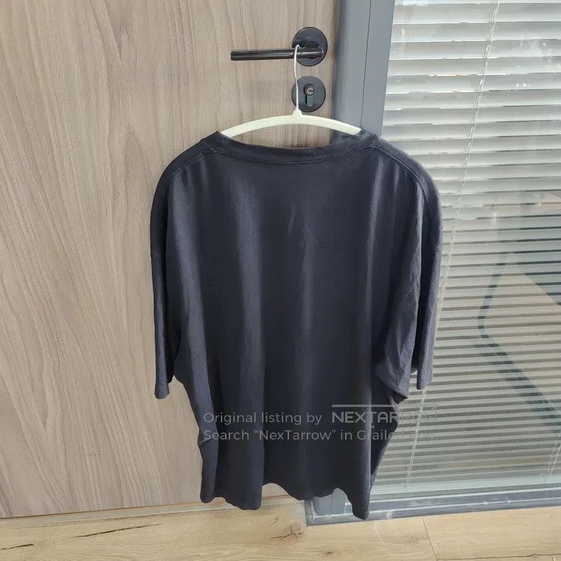 Balenciaga Balenciaga Plain Color Small Logo Short-sleeve T-Shirt Size US L / EU 52-54 / 3 - 2 Thumbnail