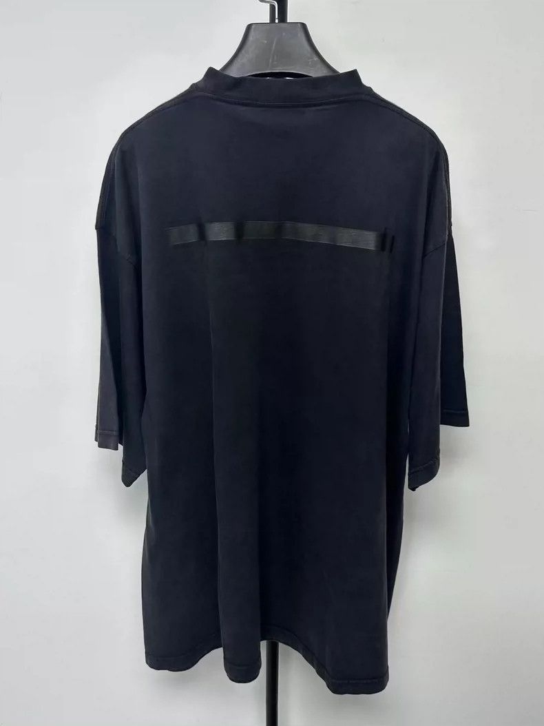 Balenciaga Balenciaga Short Sleeve T-Shirt with Cover Letter Size US M / EU 48-50 / 2 - 2 Thumbnail