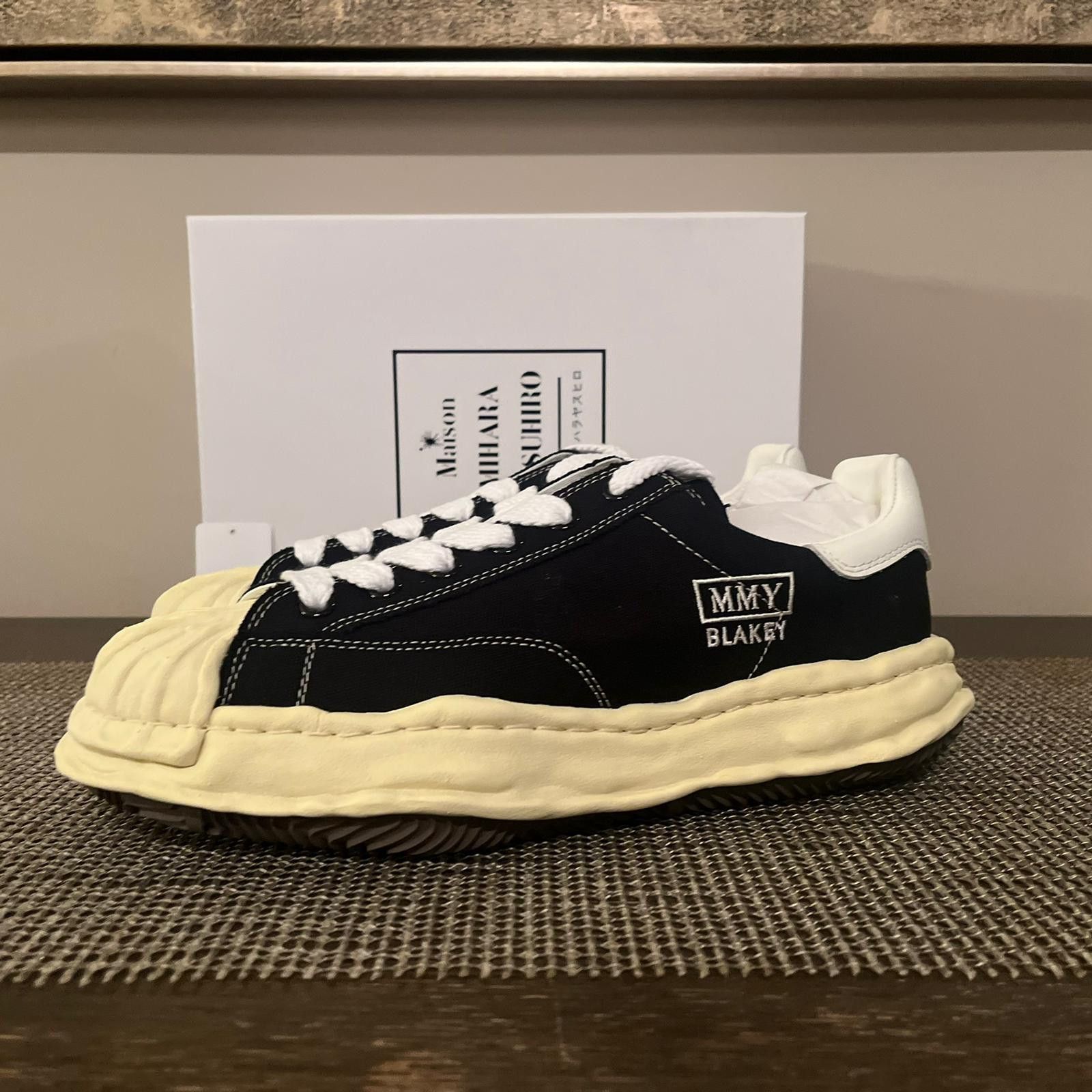 Maison MIHARA YASUHIRO Low Top Blakely Sneakers in Black Size US 9 / EU 42 - 2 Thumbnail