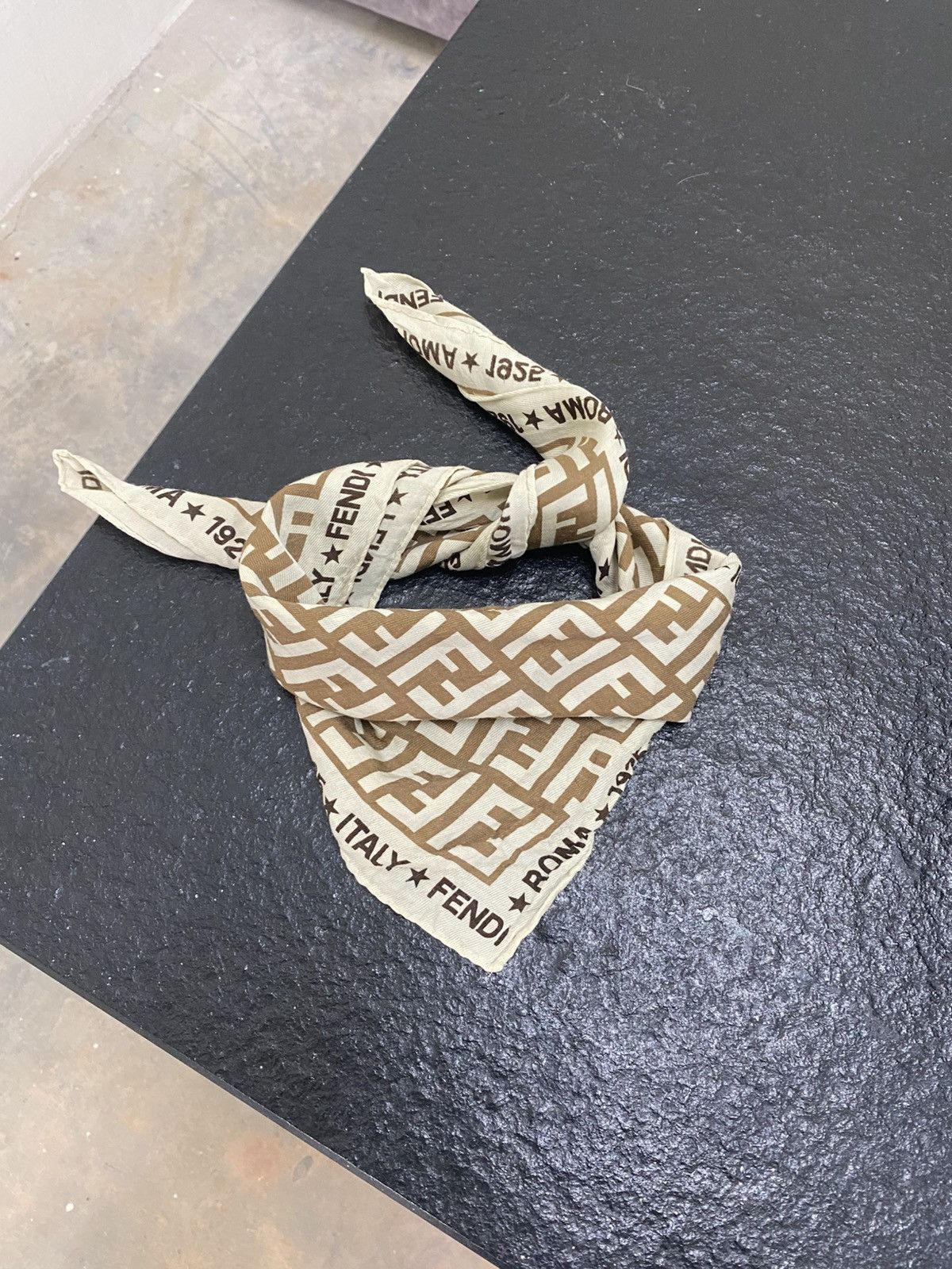 Fendi VINTAGE FENDI SCARF MONOGRAM DESIGNER ITALY Size ONE SIZE - 1 Thumbnail
