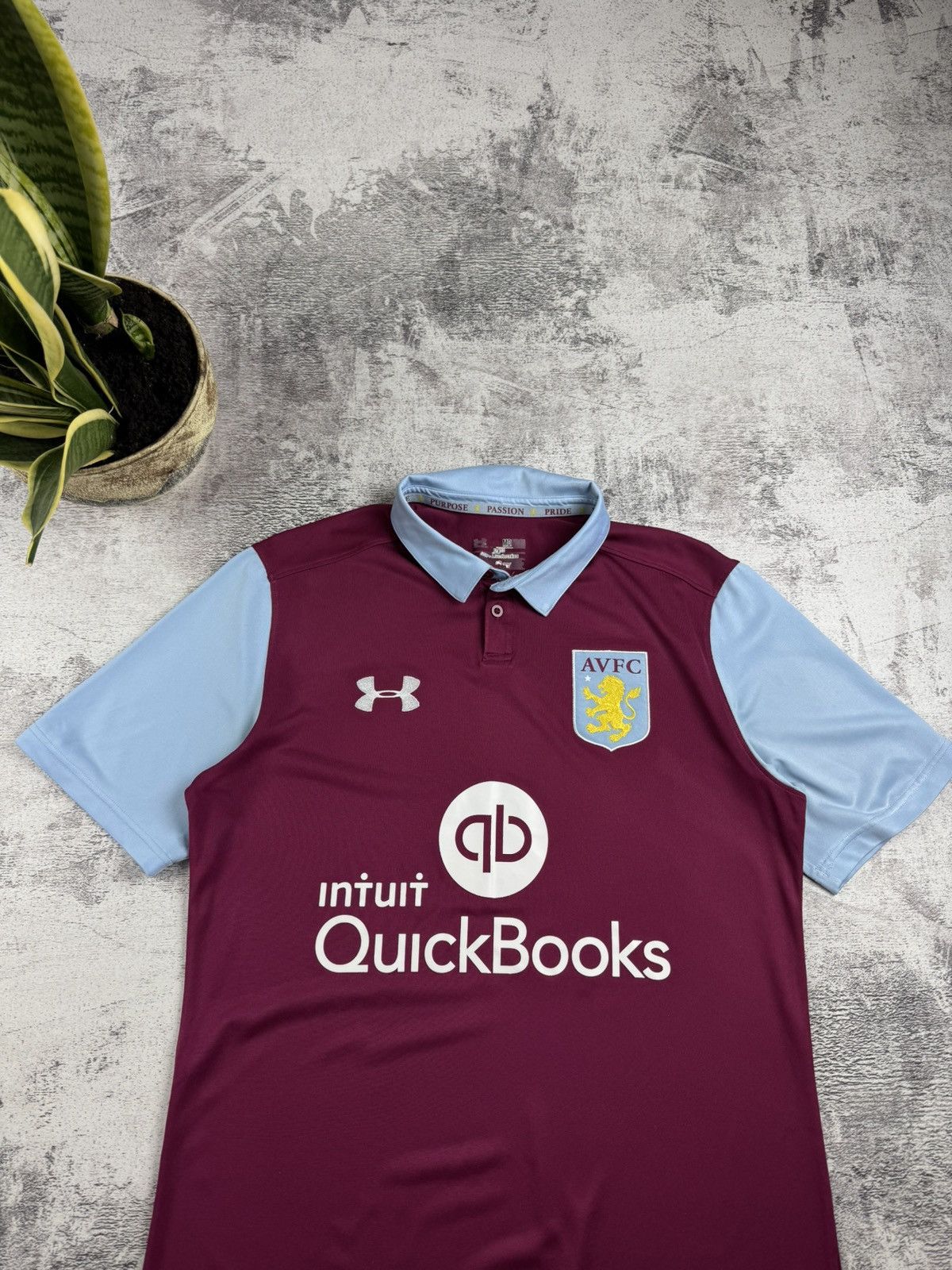 Under Armour × Vintage Aston Villa 2016/2017 Red Bloke core Soccer Football Fan T Shirt Jersey Kit Size US L / EU 52-54 / 3 - 4 Thumbnail