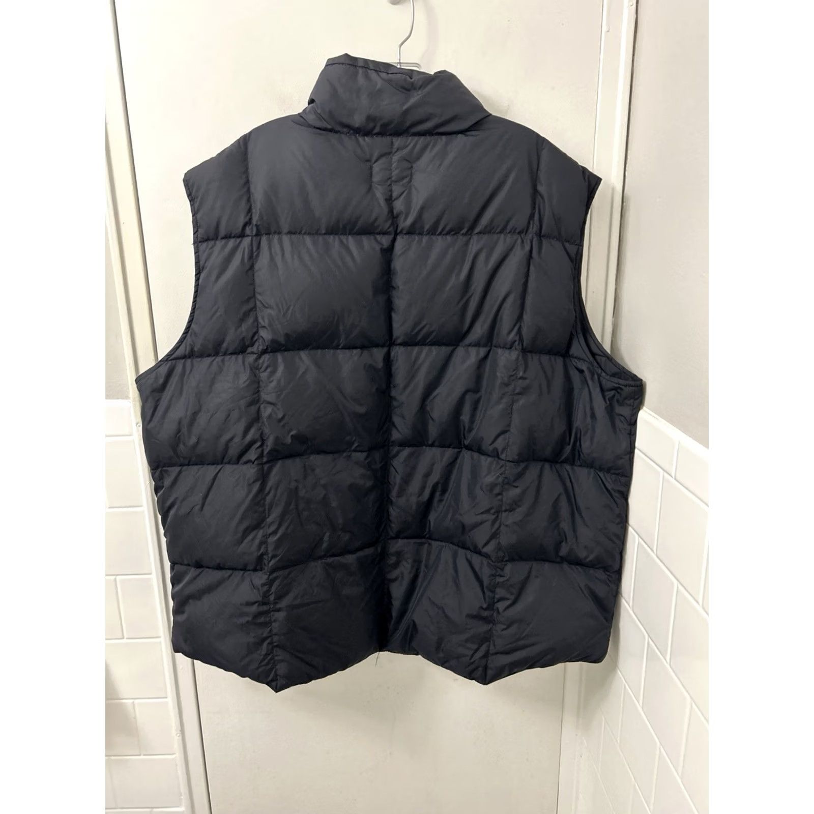 Lands' End VINTAGE Lands' End Vest Mens 2XL Black Puffer Down Snap Front Stand-Up Collar Quilted Bodywarmer with Pockets Size US XXL / EU 58 / 5 - 6 Thumbnail