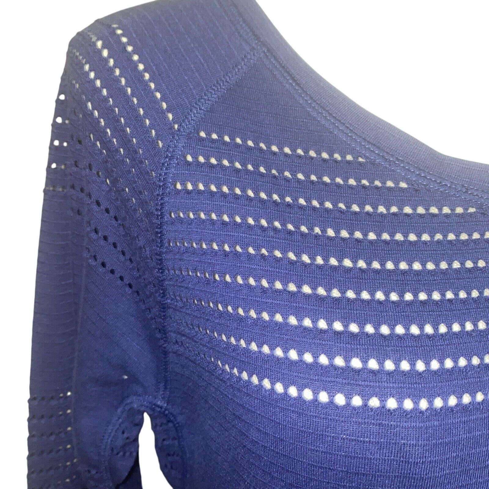 Athleta Athleta Size XS Long Sleeve Activewear Shirt Blue EUC Size XS / US 0-2 / IT 36-38 - 2 Thumbnail