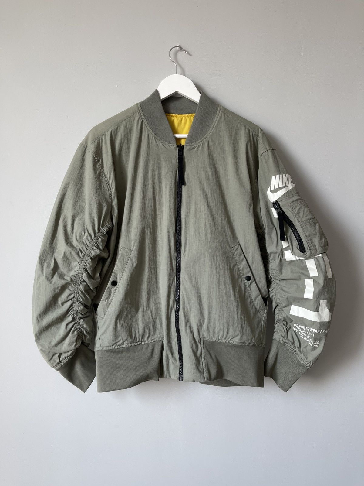 Nike Nike AF-1 Reversible Nylon Big Logo Swoosh Bomber Jacket Size US S / EU 44-46 / 1 - 1 Thumbnail