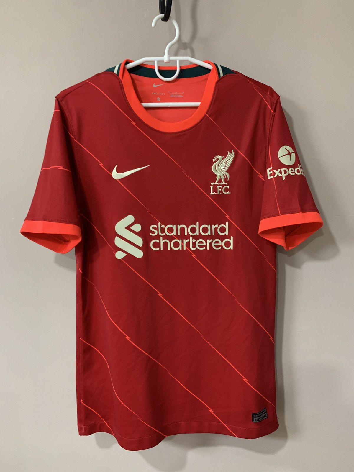 Nike Liverpool 21/22 Home Football Shirt Nike Soccer Jersey Sz M Size US M / EU 48-50 / 2 - 1 Thumbnail