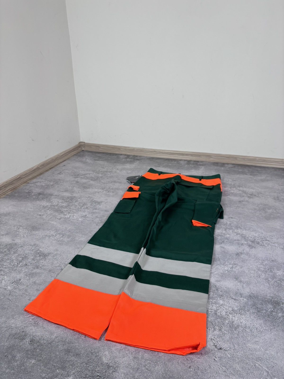Other Mascot Men’s NWT Reflective Green/Orange Safety Cargo Pants Size US 32 / EU 48 - 13 Thumbnail