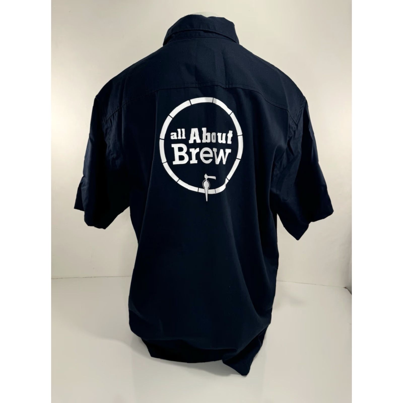 Carhartt Carhartt Shirt XL Blue Beer Embroidered Bar/Brewery Short Sleeve Button-Up Vent 90s Mens SS XL Size US XL / EU 56 / 4 - 3 Thumbnail