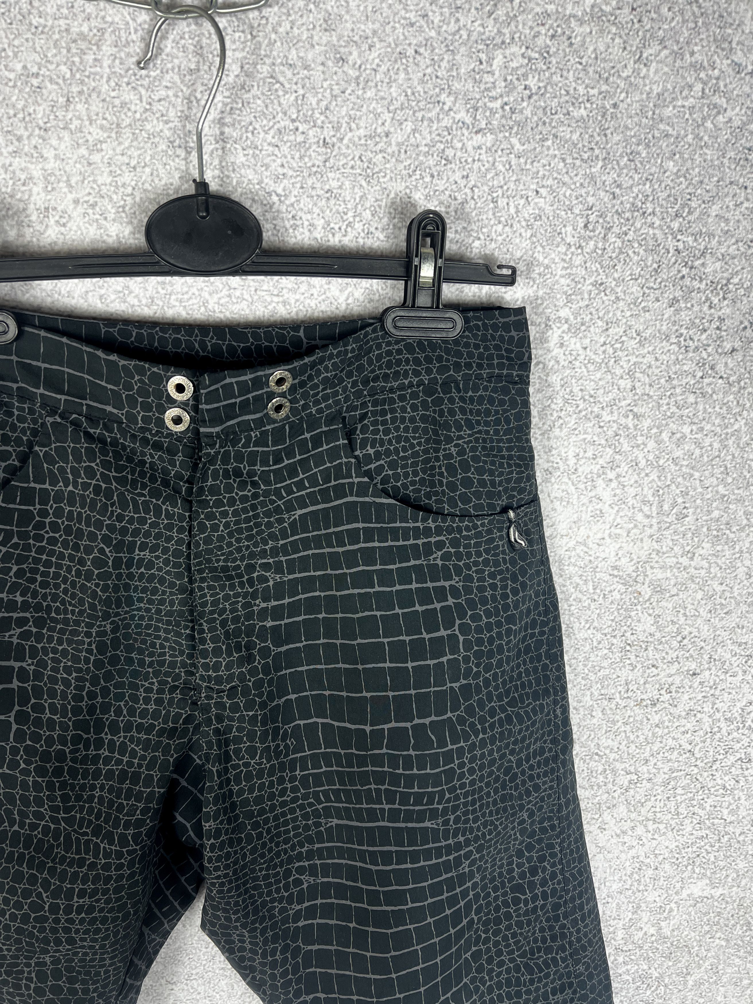 Versace Vinatge Versace Versus Crocodile Skin Swimming Shorts Size US 30 / EU 46 - 2 Thumbnail