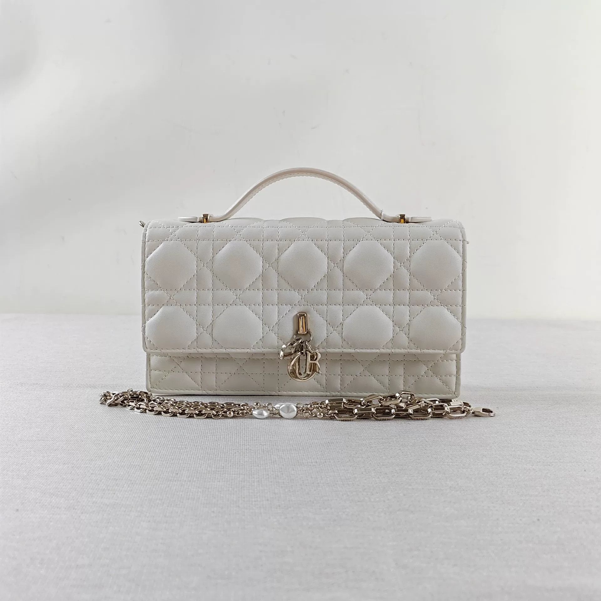Dior Pre-loved Bag Very good condition Size ONE SIZE - 1 Thumbnail
