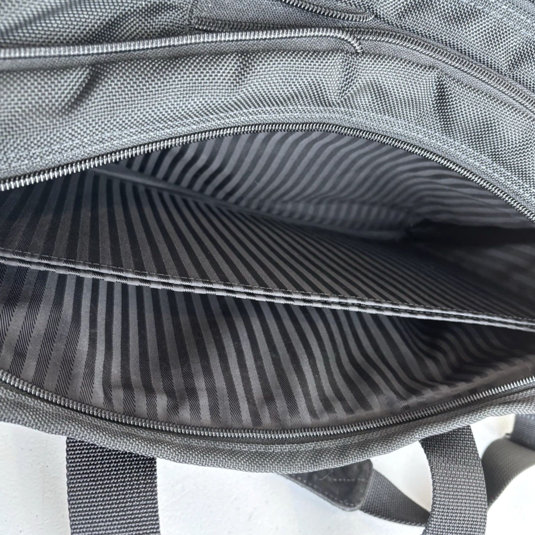 Tumi Tumi Messenger Bag Black Nylon Briefcase 18in 11in 6in Medium Laptop Bag Size ONE SIZE - 6 Thumbnail
