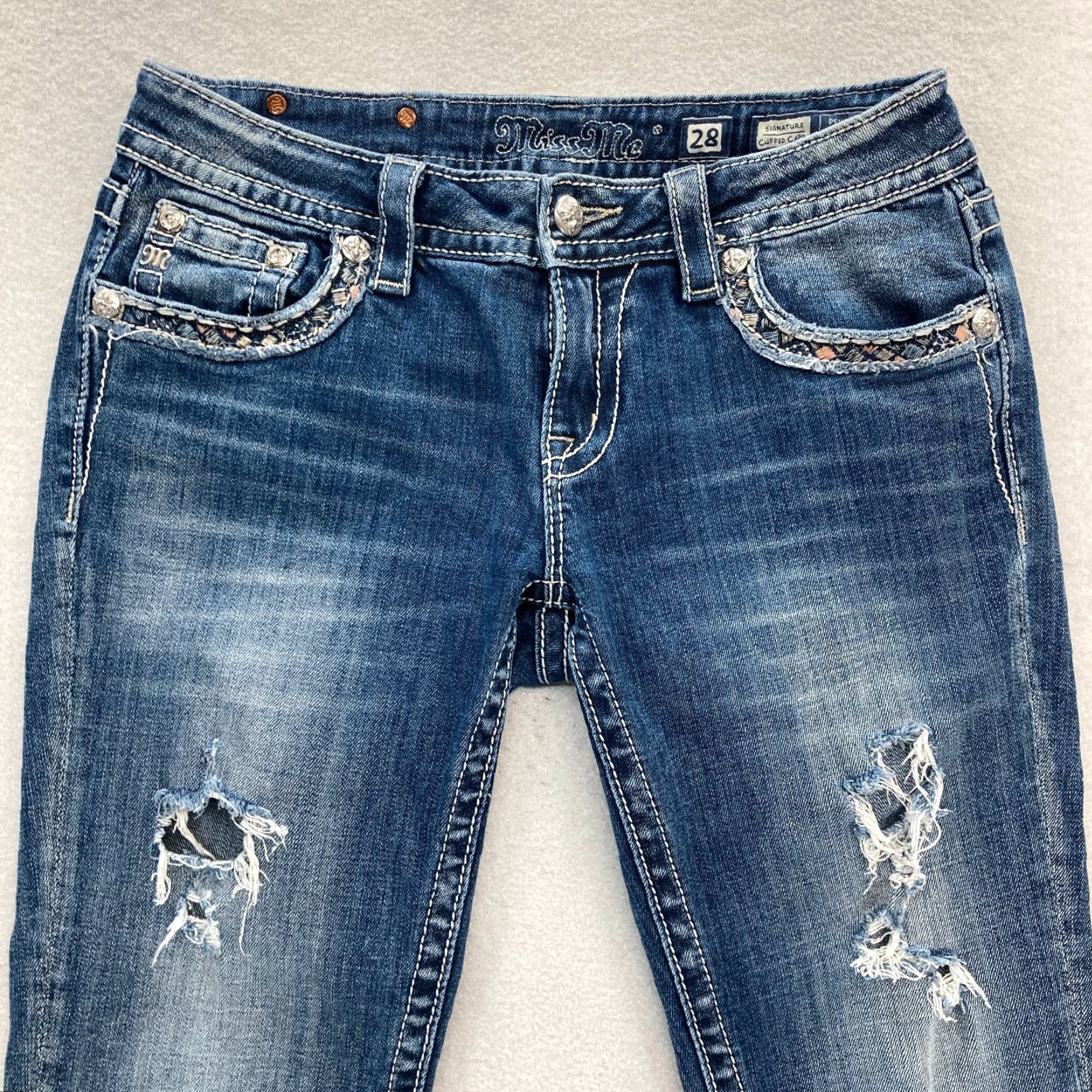 Miss Me Miss Me Cuffed Capri Jeans Women's 28 Blue Stretch Denim Embroidered Studded Capris Slim 5-Pocket Distressed Western Cowboy Rock Size 28" / US 6 / IT 42 - 3 Thumbnail