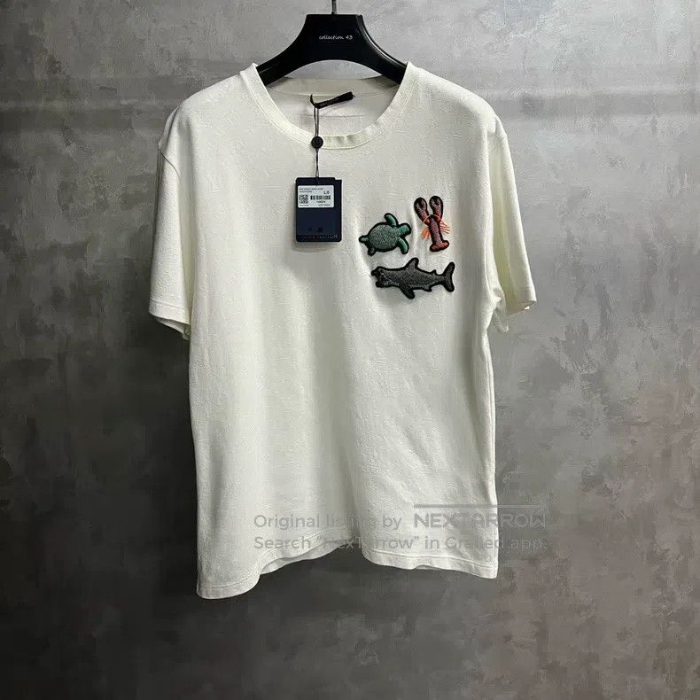 Louis Vuitton Louis Vuitton White beaded animal print short sleeve Size US L / EU 52-54 / 3 - 1 Thumbnail